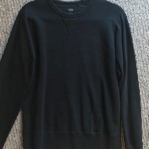 Uniqlo Black crewneck sweatshirt